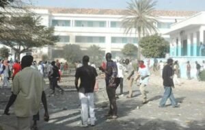 UCAD : Malgré l’annonce du paiement des bourses, les affrontements reprennent au campus, plusieurs blessés