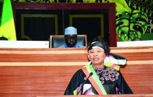 « Crise universitaire et rurale : Aissata Tall Sall questionne le gouvernement sur les bourses et la Sonacos »