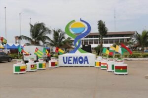Zone UEMOA : une dette estimée à 93 622 milliards, des risques extérieurs persistants et des incertitudes autour de la situation du Sénégal.