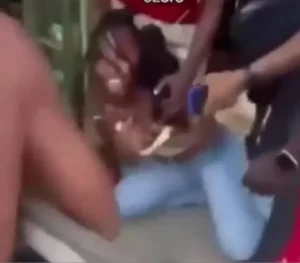 Nigeria : des femmes victimes d’agressions lors d’un festival de fertilité, une situation qui suscite l’indignation et relance le débat sur la sécurité des participants lors de ces événements traditionnels.