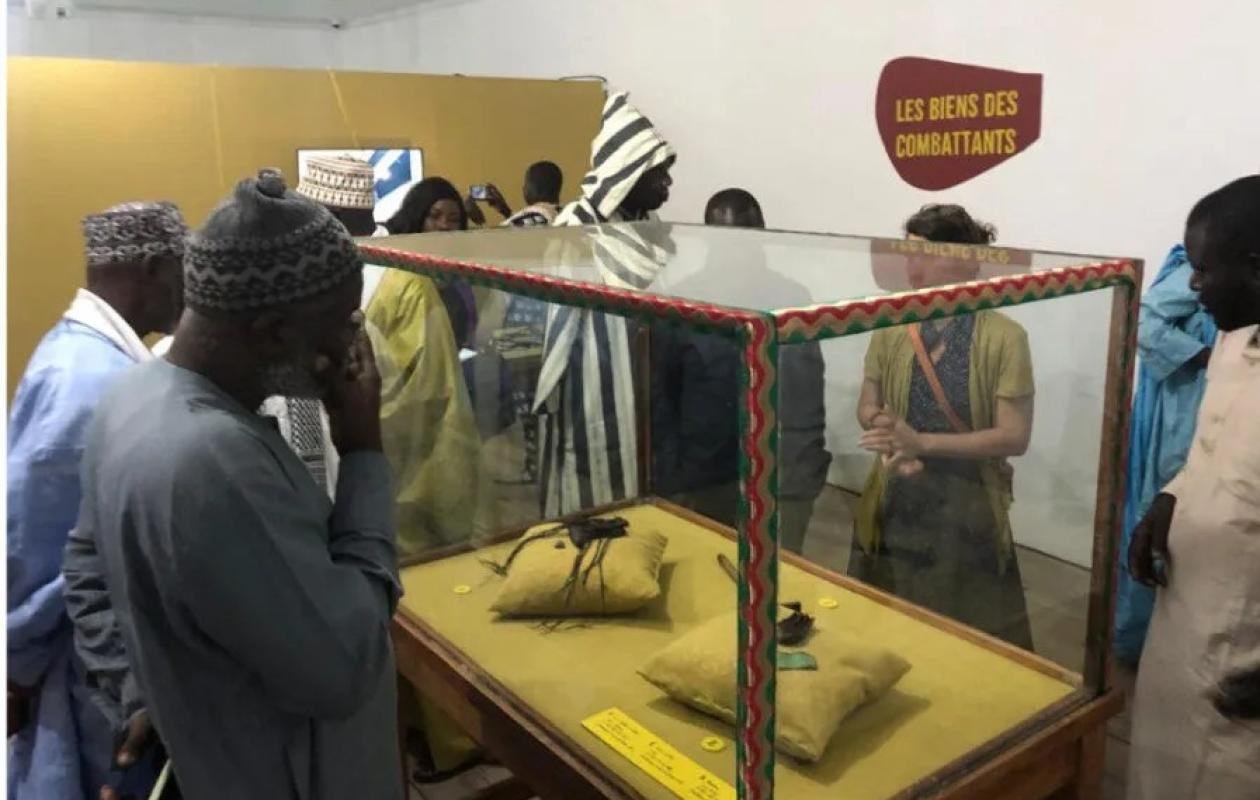 Saint-Louis : l’exposition « Samba Sadio 1875 » relance le débat sur la restitution du patrimoine culturel