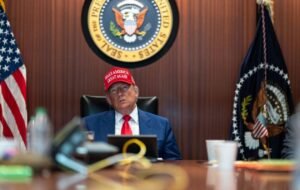 Iran : Donald Trump annonce des frappes américaines « très fortes » dans la semaine à venir