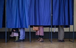 Municipales en France : suspense et négociations autour de la mairie de Paris