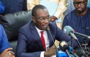 Détournement présumé de 1,4 milliard F CFA : Me Moussa Bocar Thiam choisit ses avocats, qui sont des spécialistes renommés du droit pénal financier.