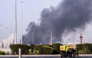 Émirats : à Abou Dhabi, deux morts et trois blessés suite à l’interception d’un missile, selon les autorités.