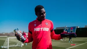 Ismaïla Sarr brille en Premier League avec une double distinction à Crystal Palace