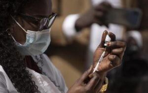 Souveraineté sanitaire : le Sénégal franchit un cap en réduisant sa dépendance vaccinale.