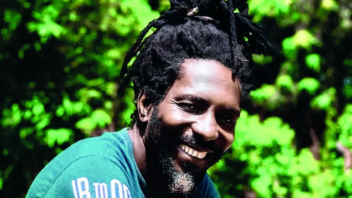 « Anaké annonce la sortie de son premier album “Bukut” et du single “Bad Plan” »