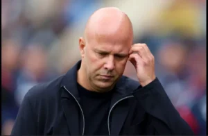 Liverpool : après le départ de Slot, Iraola attendu sur le banc des Reds
