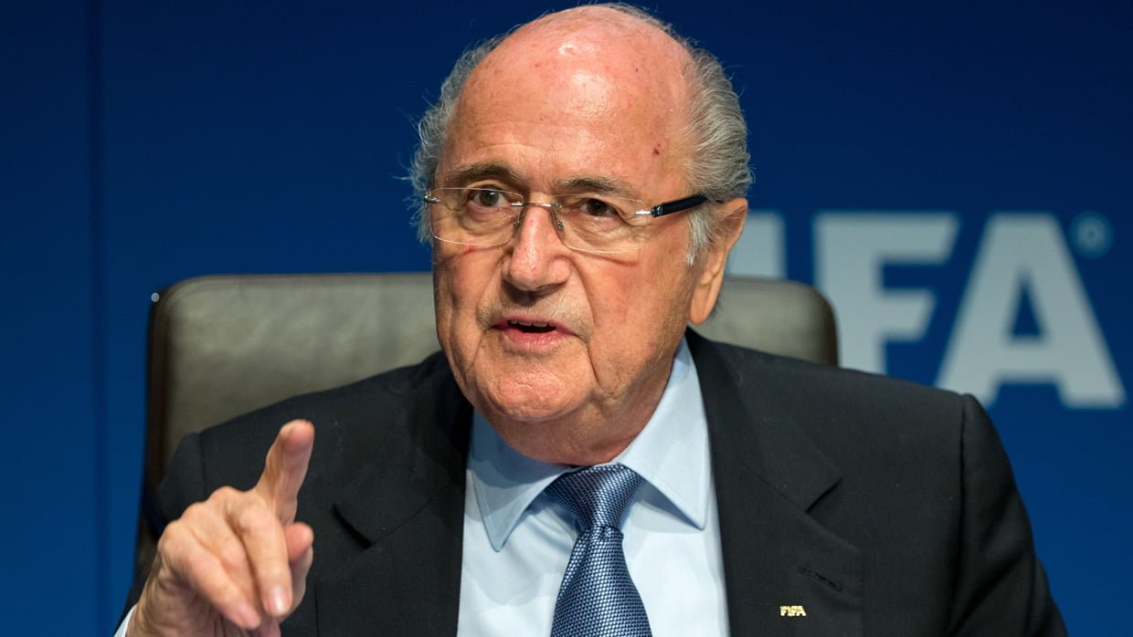 Suspension de Balogun : Sepp Blatter critique la FIFA et affirme que les cartons rouges ne s’annulent pas sous pression politique