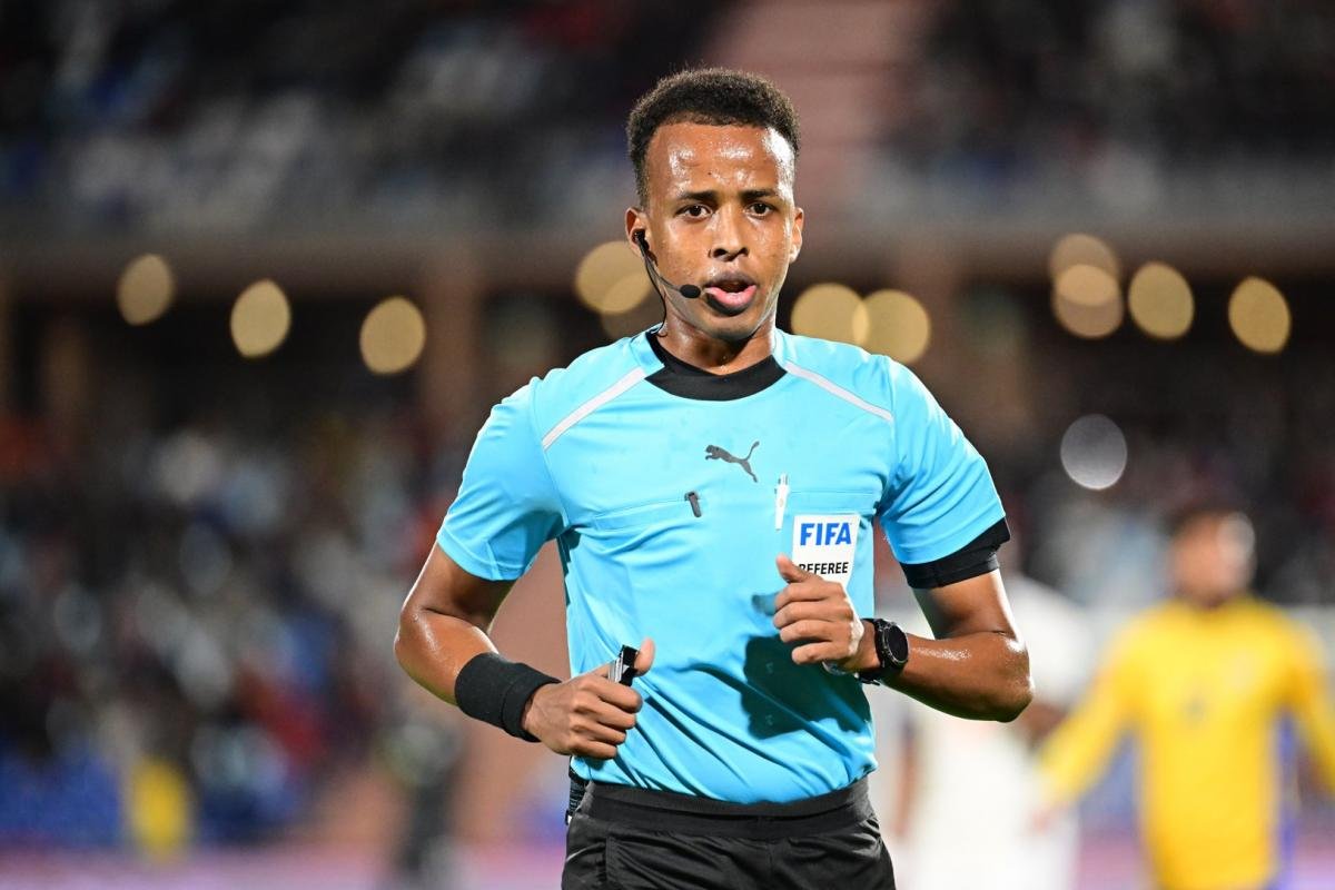PSG–Aston Villa : « Il a été à la hauteur », L’Équipe salue l’arbitrage d’Omar Artan