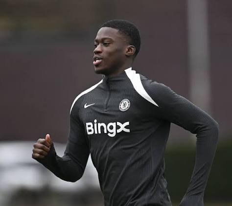 Mercato : courtisé par la Real Sociedad et Al-Hilal, Mamadou Sarr va-t-il quitter Chelsea ?