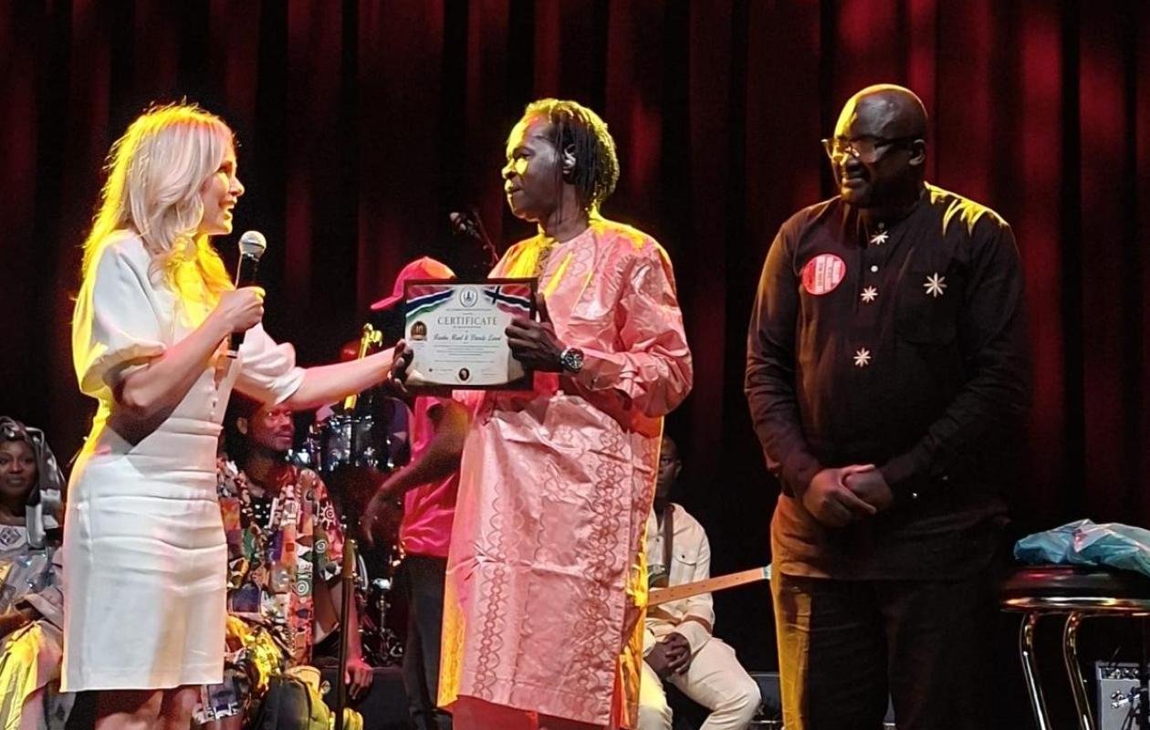 Baaba Maal célèbre 40 ans de carrière : un hommage exceptionnel à Oslo en présence de la famille royale.