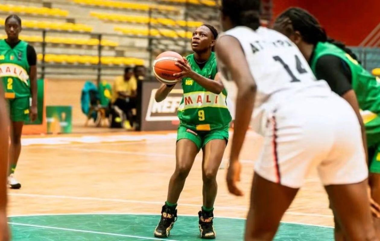 Afrobasket U18 féminine : le Mali réalise un véritable festival offensif et inflige une lourde défaite au Bénin.
