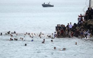 Migration : quatre Sénégalais témoignent après une traversée éprouvante à la nage vers l’Espagne