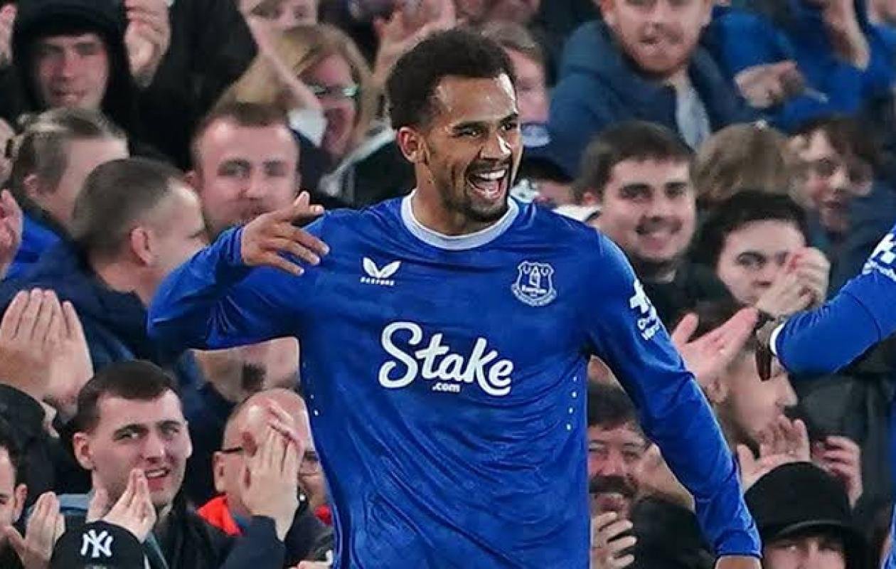 Everton : le prix d’Iliman Ndiaye s’envole à 93 M€