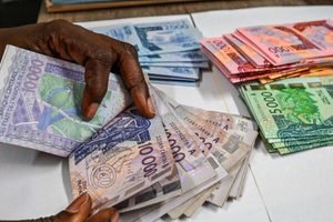 Guédiawaye : à l’approche de leur mariage, une vendeuse détourne 18 millions FCFA pour son fiancé