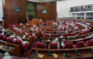Assemblée nationale : slogans, tensions et expulsion d’un griot, les coulisses mouvementées de la DPG